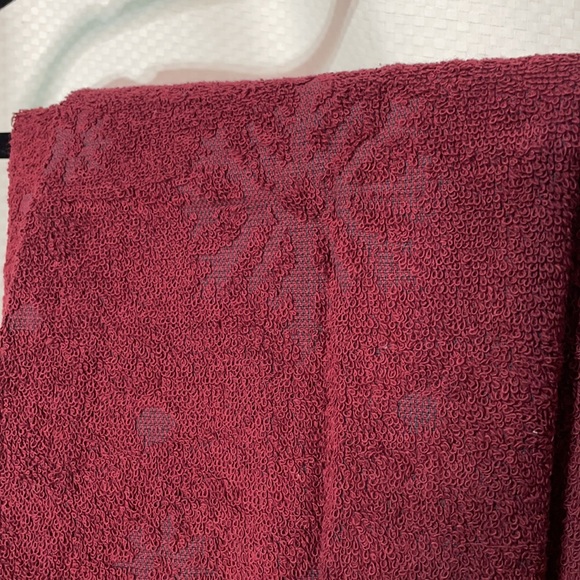 Santens burgundy deep red bath towel hand towel combo in snow pine claret NWT - Picture 3 of 8